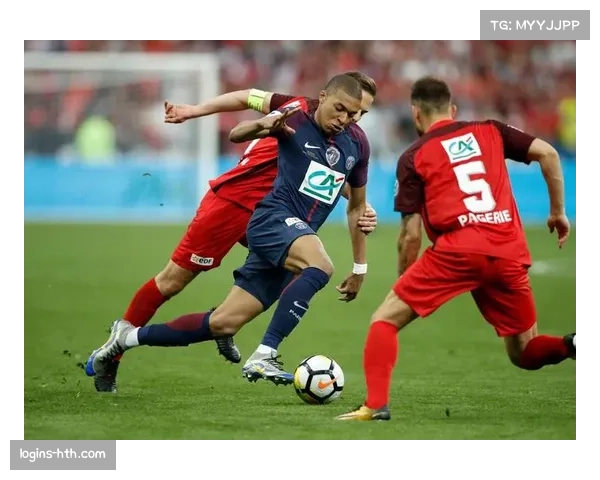 巴黎圣日耳曼高位防线 有效限制对手反击